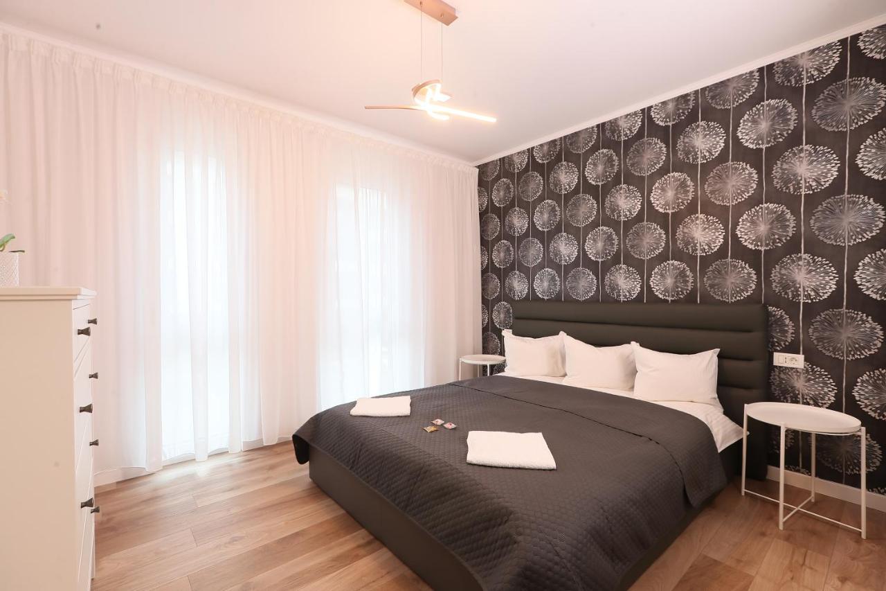Julia'S Apartment Oradea Exterior foto